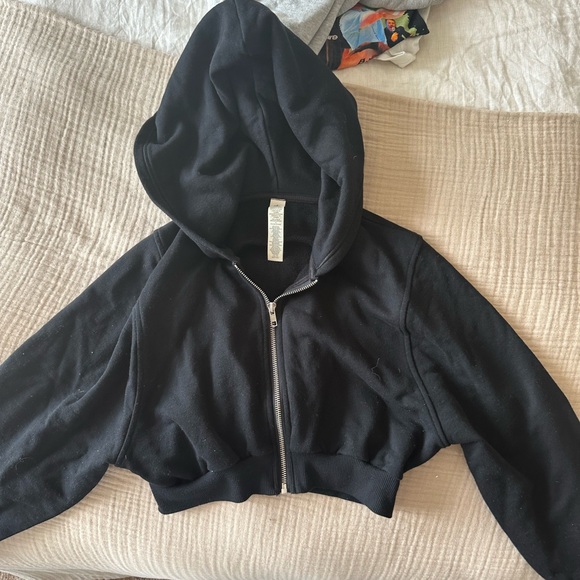 ALO Yoga Black Zip-Up Hoodie - Picture 1 of 5